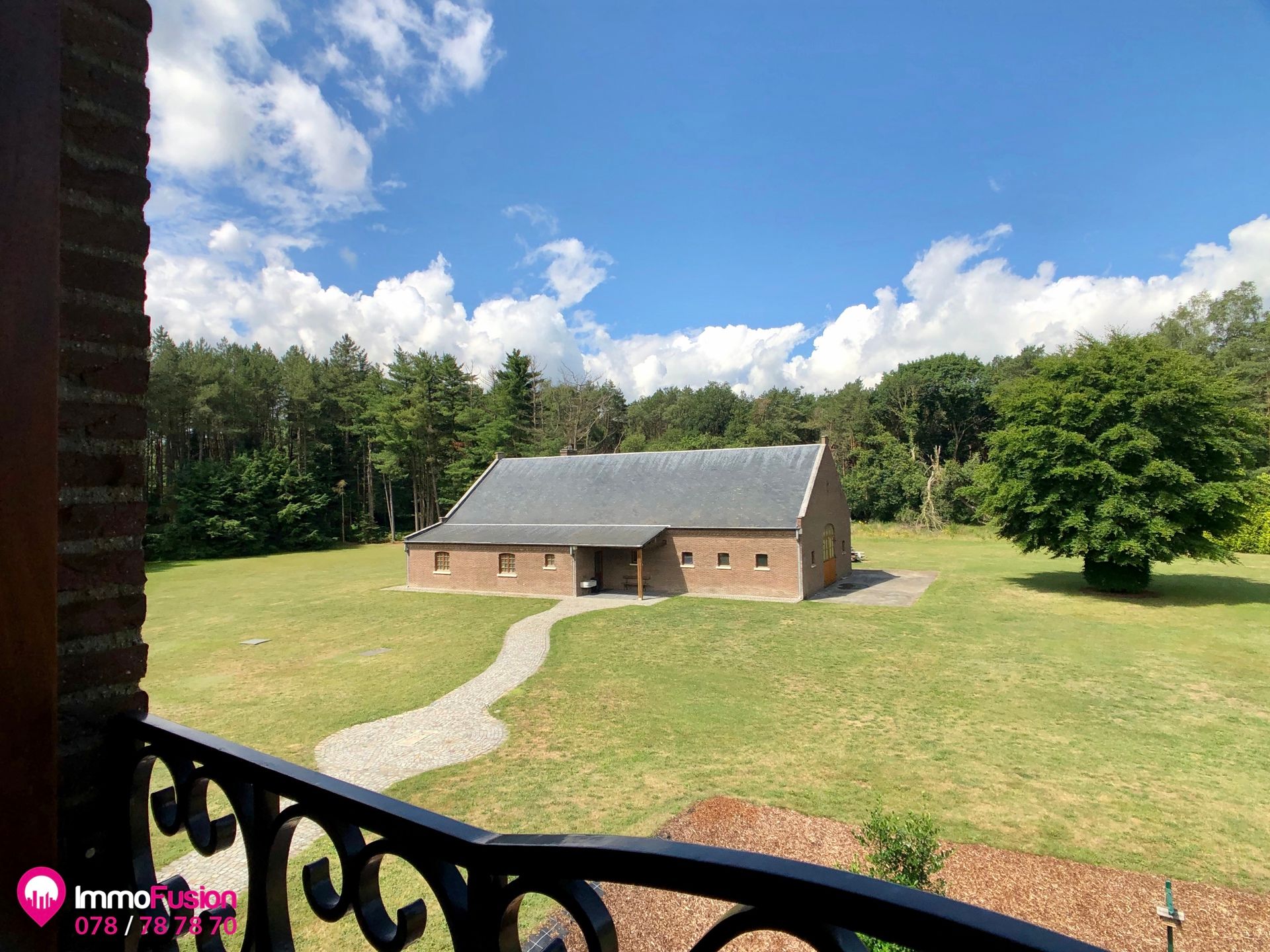 Unieke villa met bijgebouw, op ruim perceel van ca. 8.5 HA! foto 8