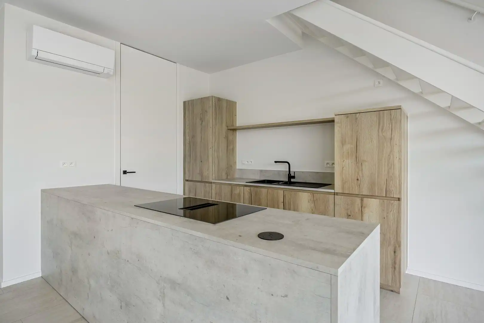 Moderne nieuwbouwwoning met hoogwaardige afwerking in Sint-Truiden (Wilderen).  Aankoop aan 6% btw mogelijk onder voorwaarden. foto 11