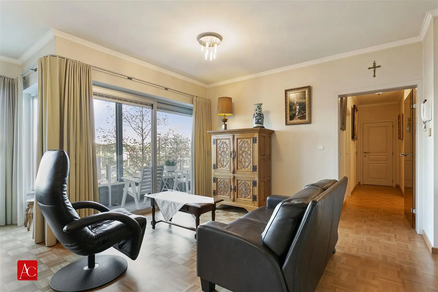 Appartement 1ste verdieping met ondergrondse garage foto 9