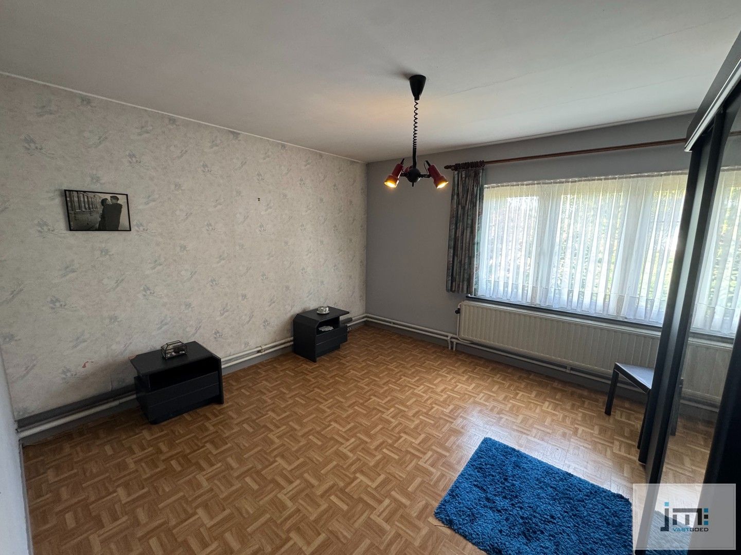 Goed onderhouden woning met ruime tuin foto 12