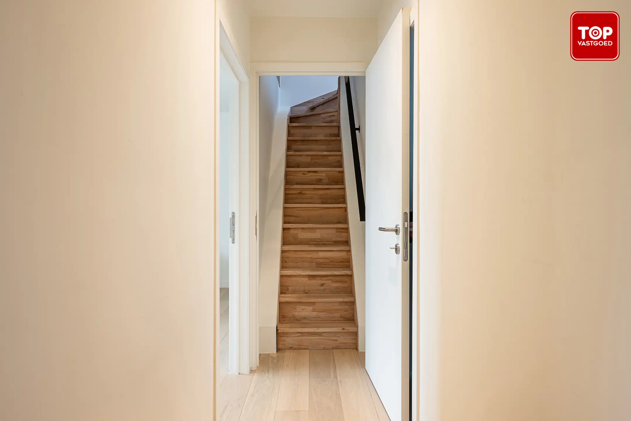 Gerenoveerde, energiezuinige woning op uitstekende locatie foto 20