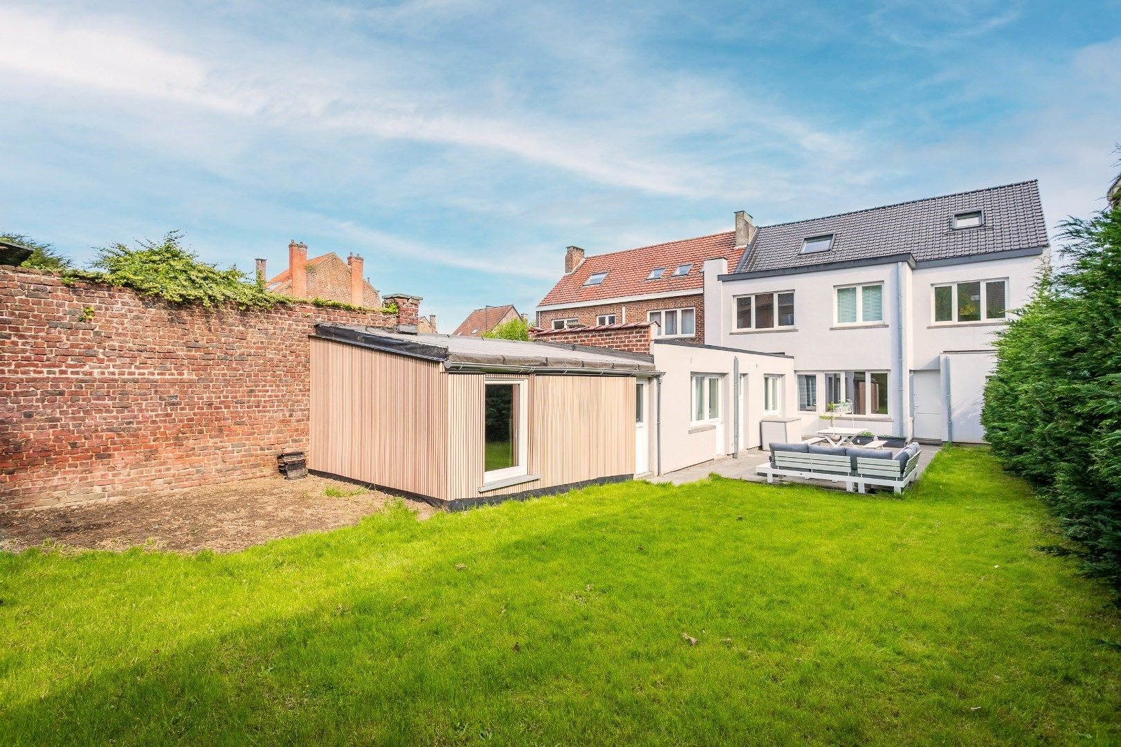 Instapklare woning te Dworp met 5 slkp., garage en tuin foto 10