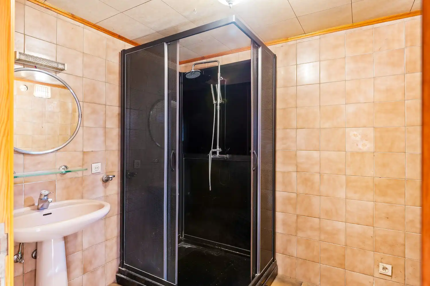 Te renoveren woning met potentieel op toplocatie in Brasschaat foto 8