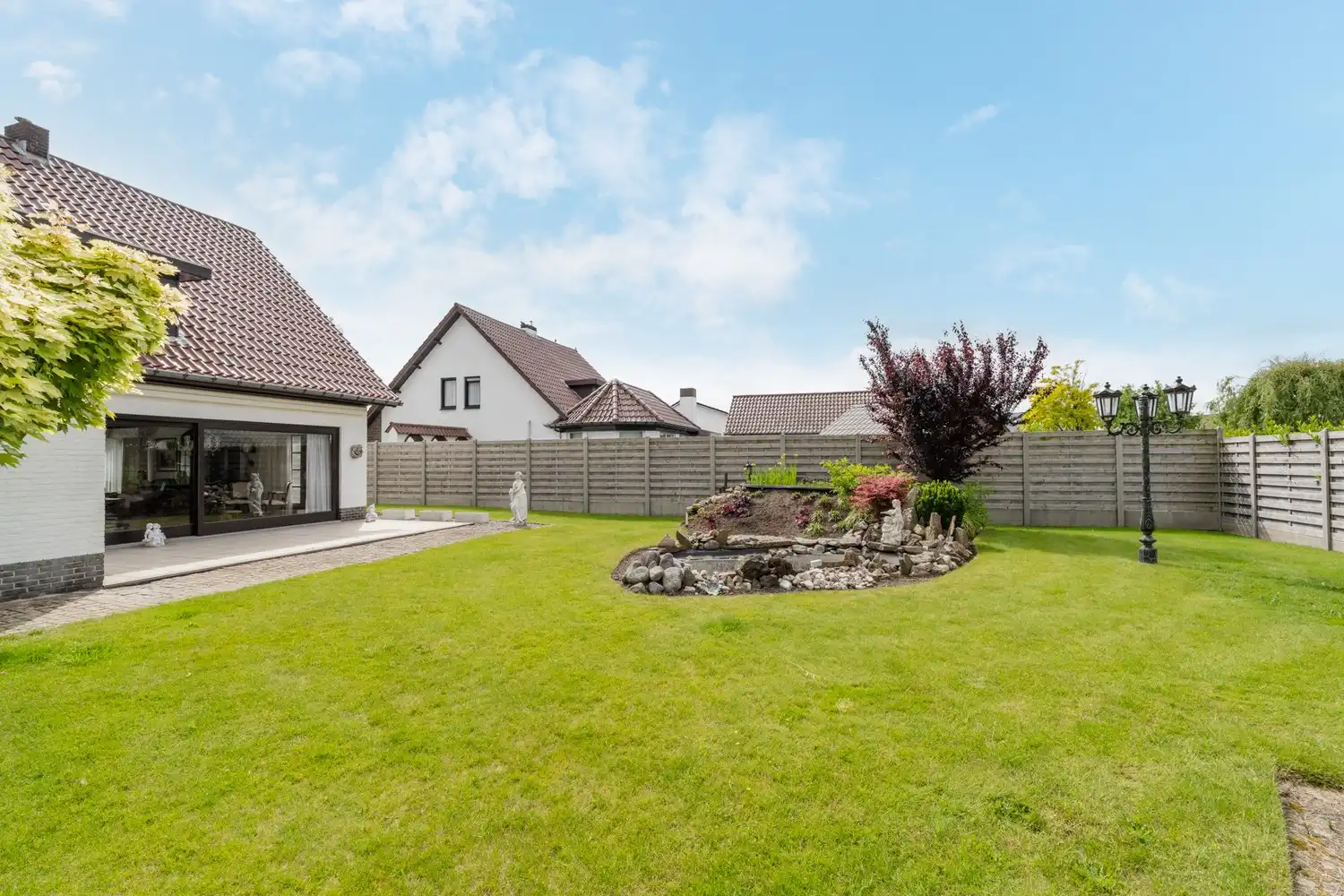 Charmante op te frissen woning van 187 m² op een toplocatie in Pelt! foto 39