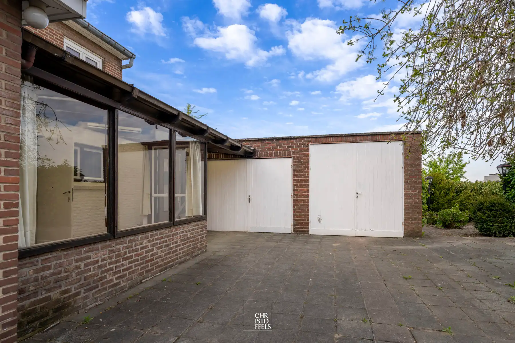 Te renoveren woning (199m²) in een rustige woonomgeving te Lanaken! foto 15
