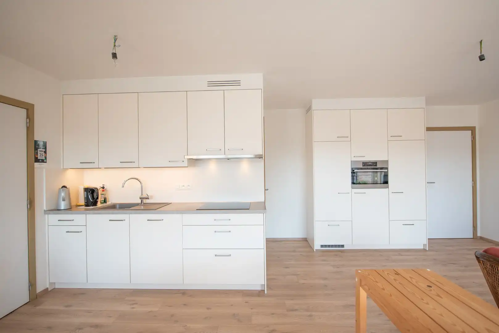 Centraal gelegen nieuwbouwappartement met 1 slaapkamer te koop te Waregem. foto 3