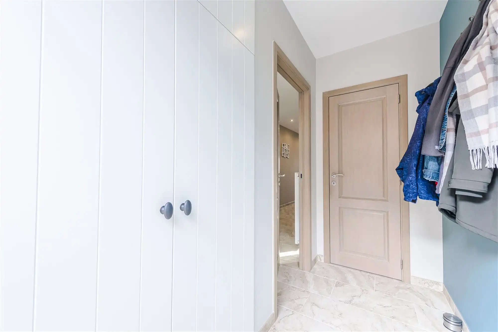 Kwaliteitsvol instapklaar huis met 3 slpks, 2 badks en tuin foto 4