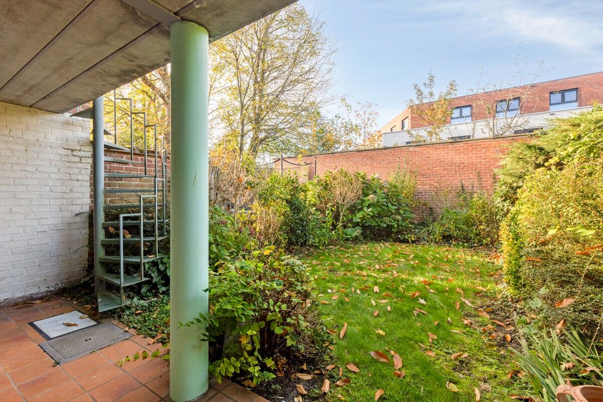 Energiezuinig bel-etage woning met zonnige tuin nabij het Sint-Pietersstation foto 19