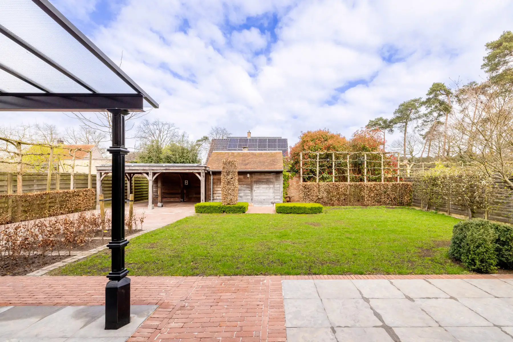 Manoir villa met 4slk en 2bdk op 571m²  foto 2