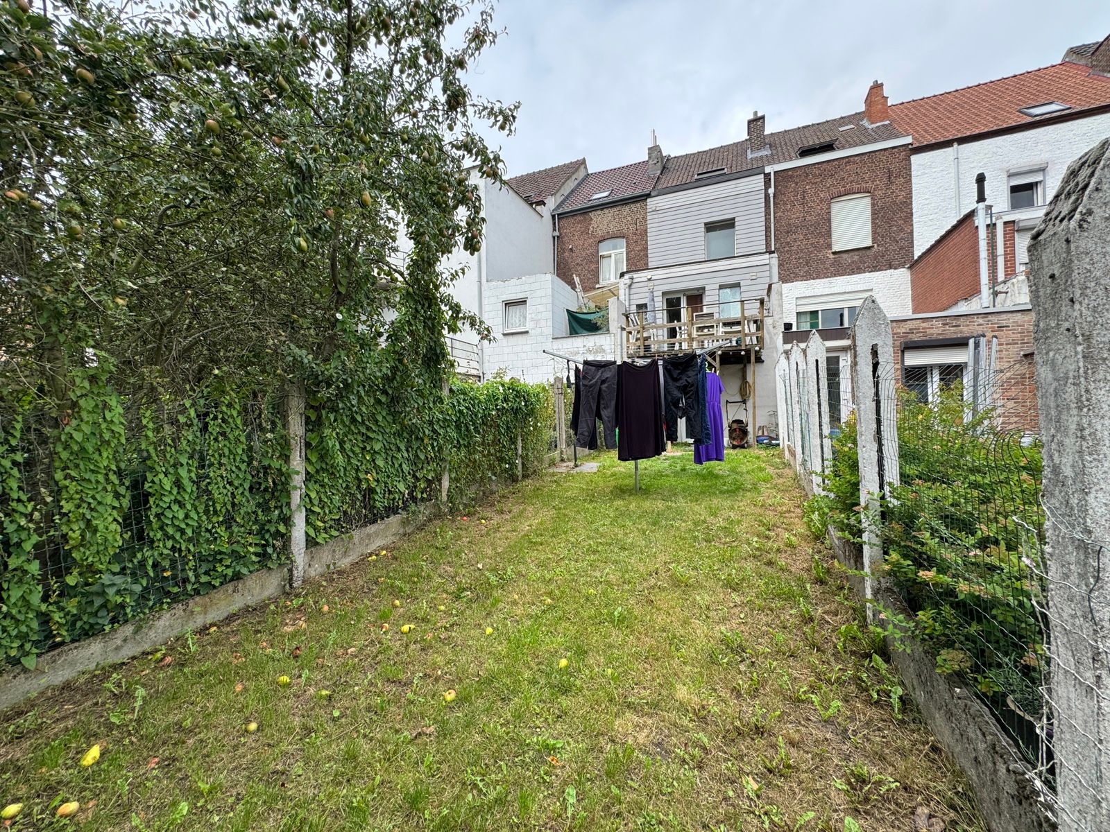 Goed gelegen woning met 3 slaapkamers en autostaanplaats foto 2