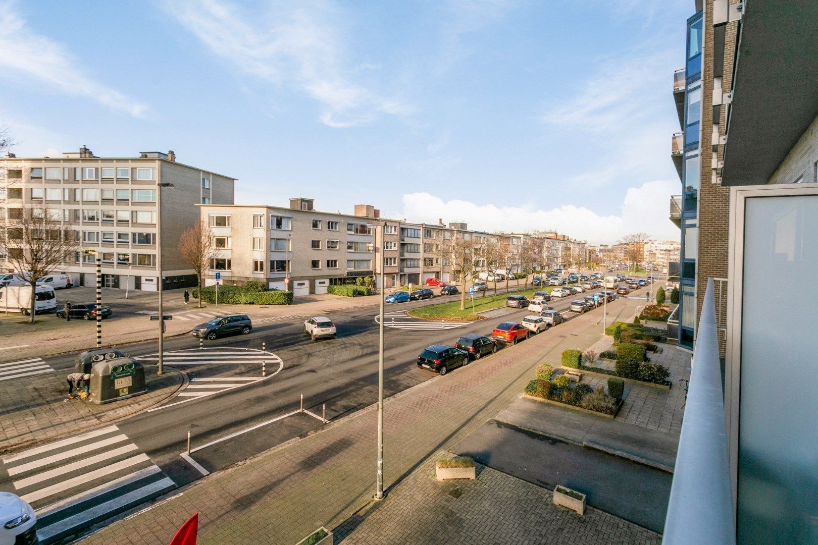 Geheel gerenoveerd appartement met 2 slpk's + dressing (bew. opp. van ca. 108 m²), 2 kelders, autostaanplaats  op een centrale locatie te Merksem! foto 17