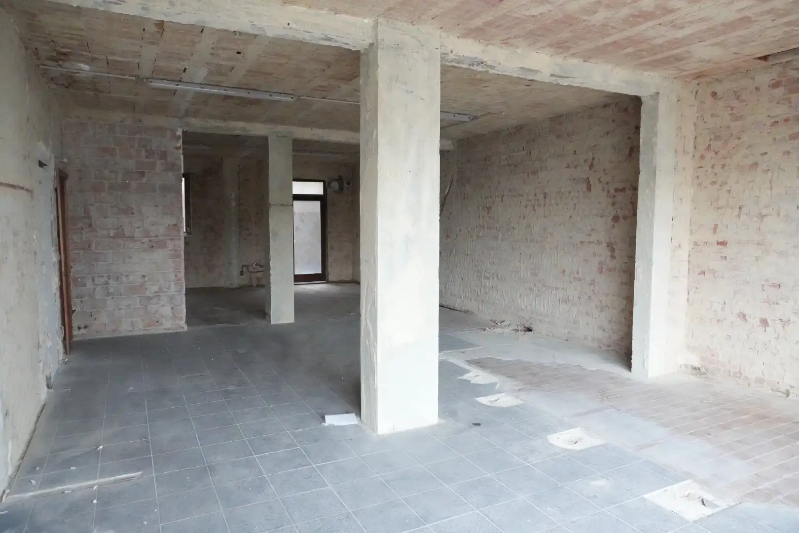 Casco handelgelijkvloers op het Europaplein te Oostduinkerke nabij het strand foto 3