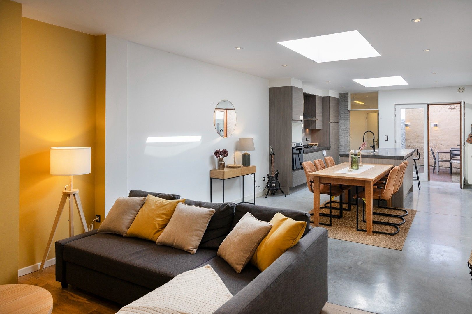 Leuke, instapklare woning nabij het centrum. foto 3