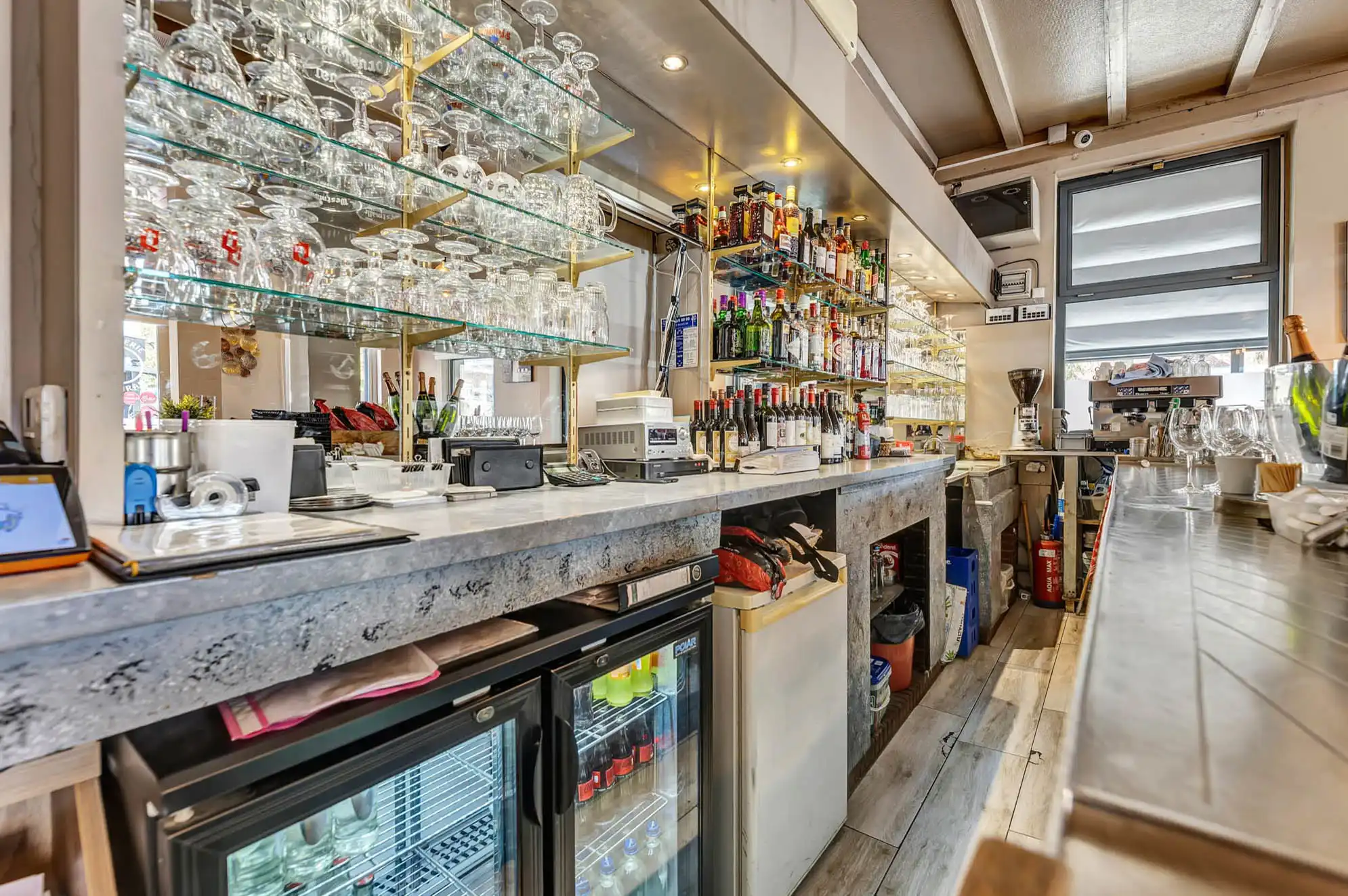 Gewaardeerd restaurant/handelspand met appartementen foto 17