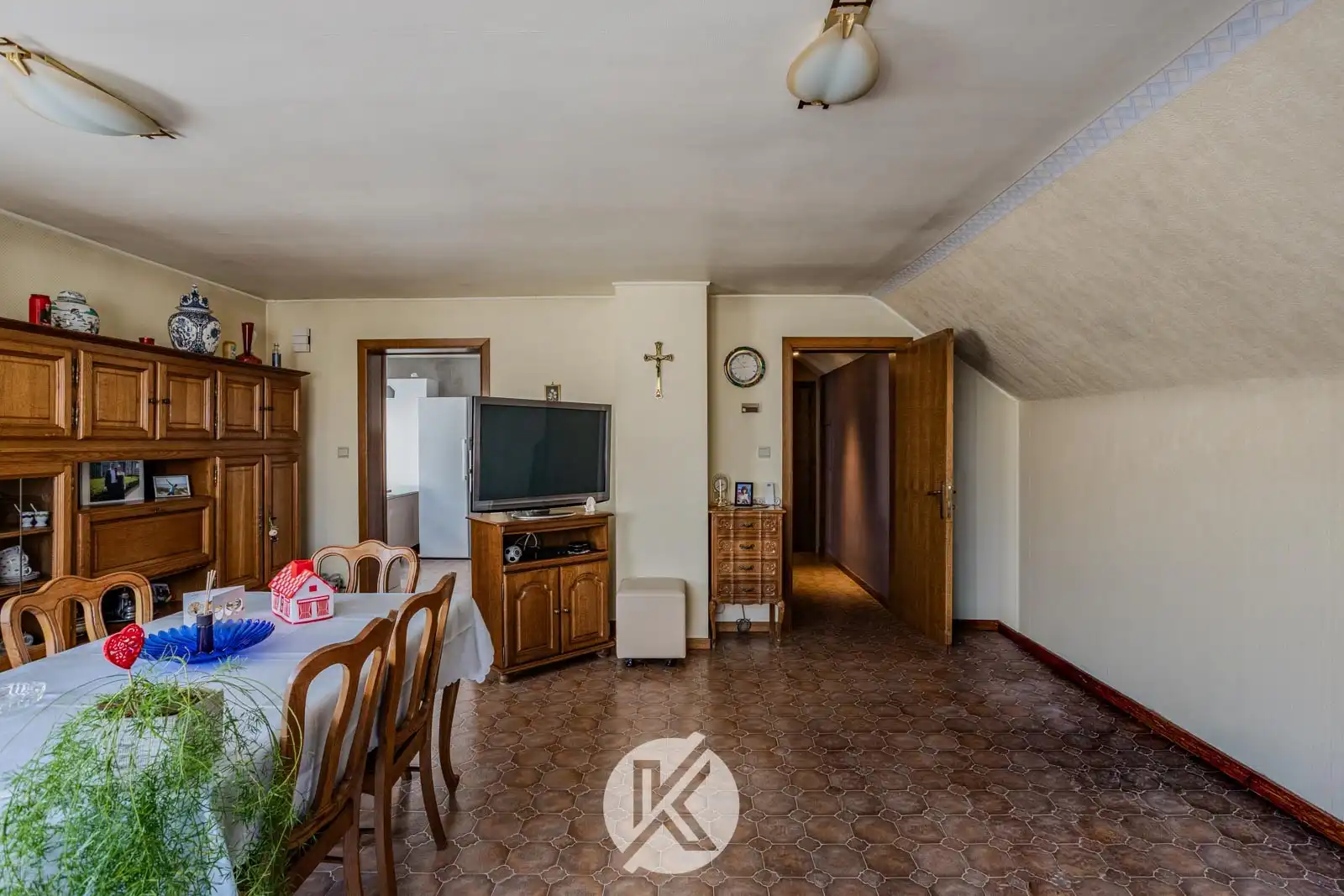 Ruime halfopen bebouwing op strategische locatie foto 20