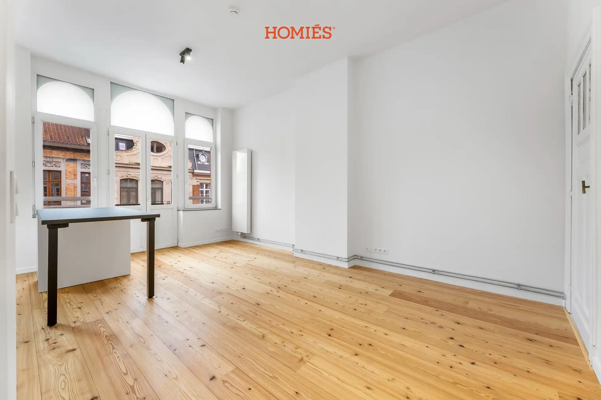 Gerenoveerd appartement met terras/balkon in historisch pand foto 2