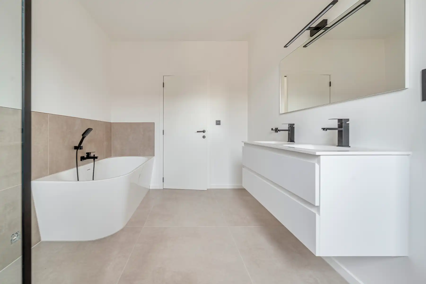 Ruime nieuwbouwwoning 6% BTW foto 14