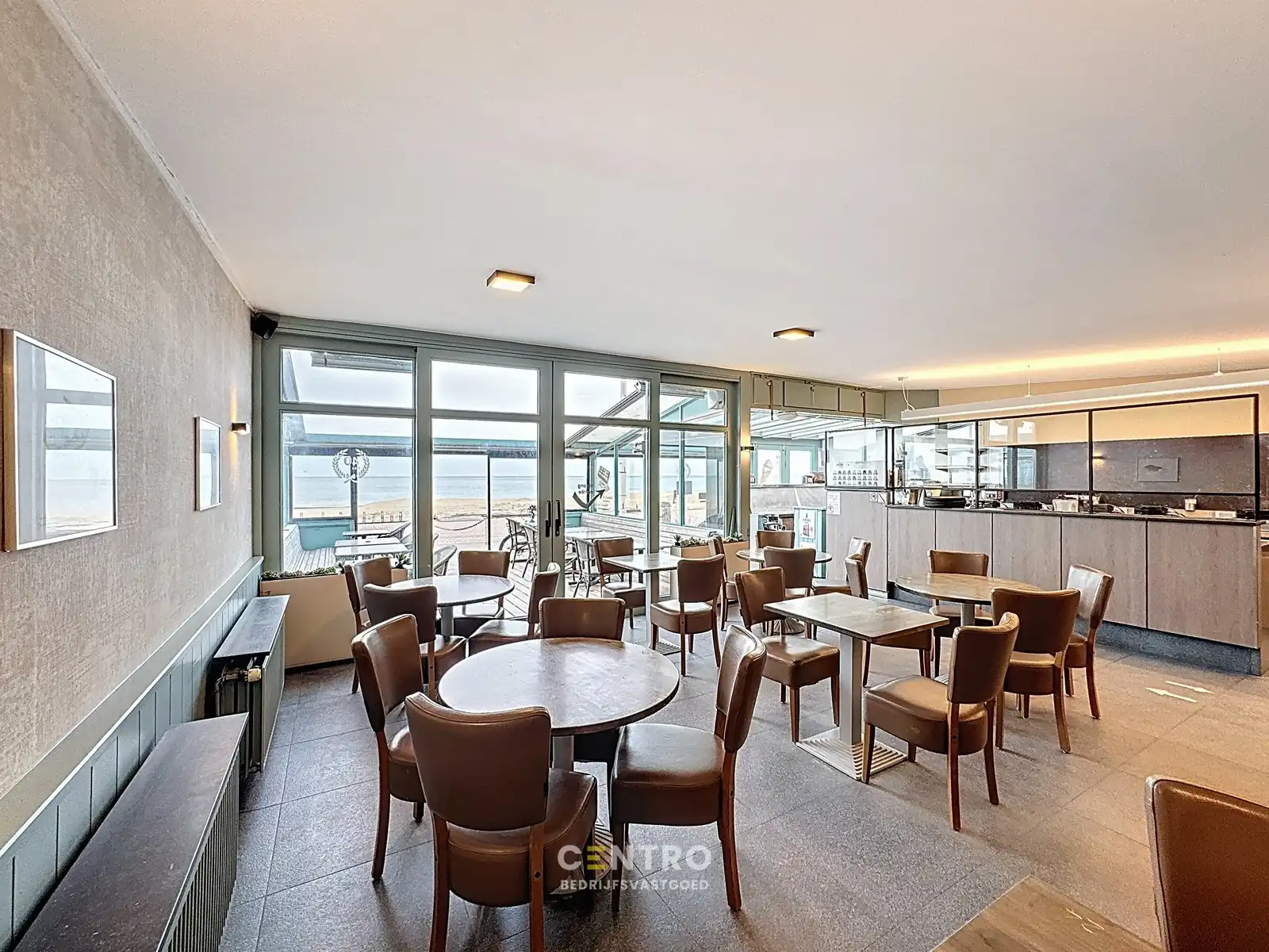 Verkoop handelspand IJssalon - Tearoom 't Zwart Schaap te Sint-Idesbald! foto 9