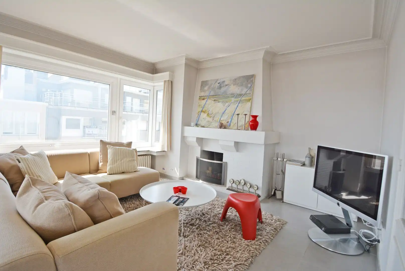 Ruim en lichtrijk hoek appartement met 2 slaapkamers foto 2