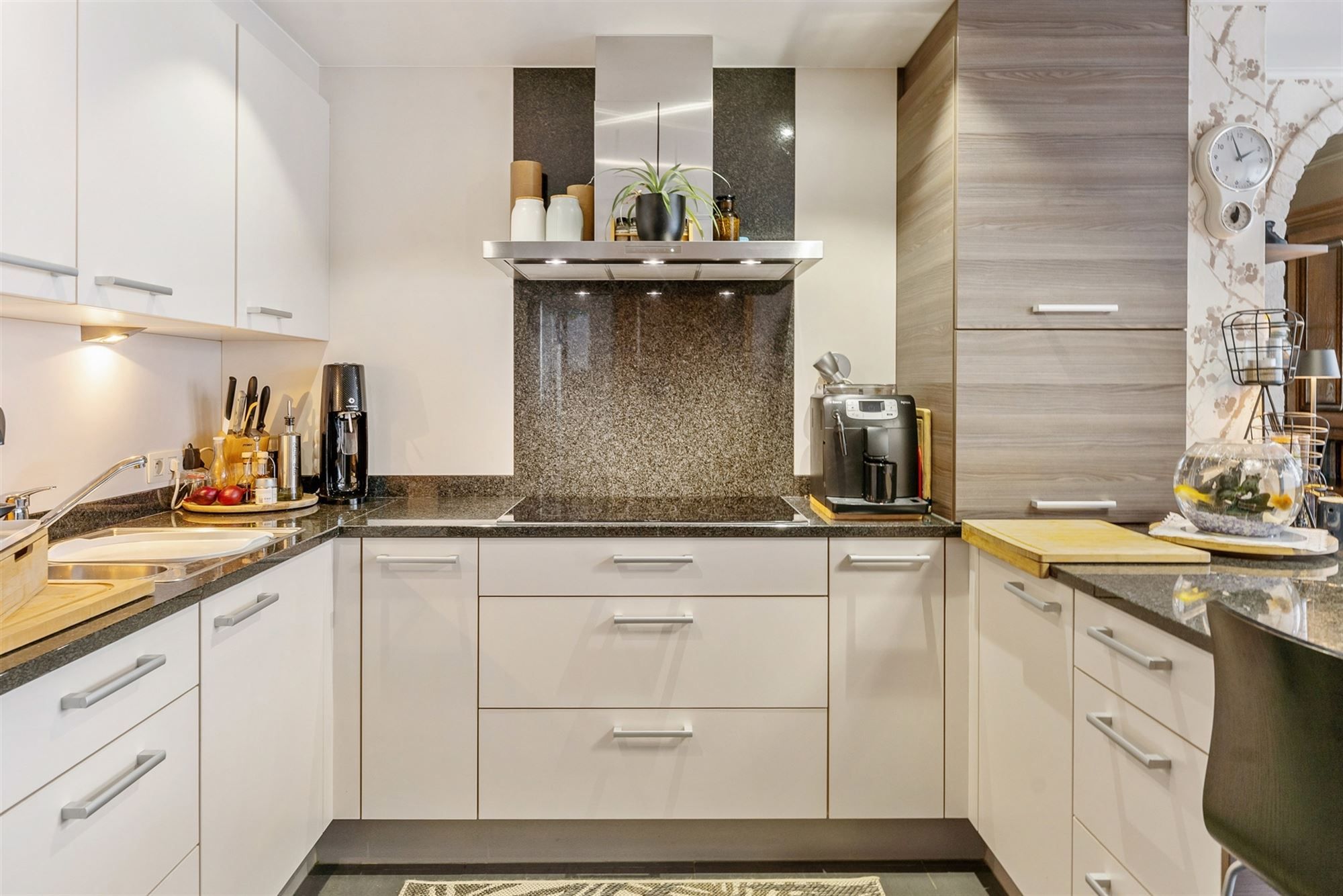 PERFECT ONDERHOUDEN WONING MET 4 SLAAPKAMERS OP CENTRALE LIGGING IN STAL (BERINGEN) foto 10