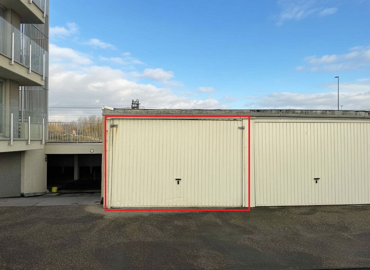 Garagebox te Zeedijk 257 in Middelkerke te koop! foto {{pictureIndex}}