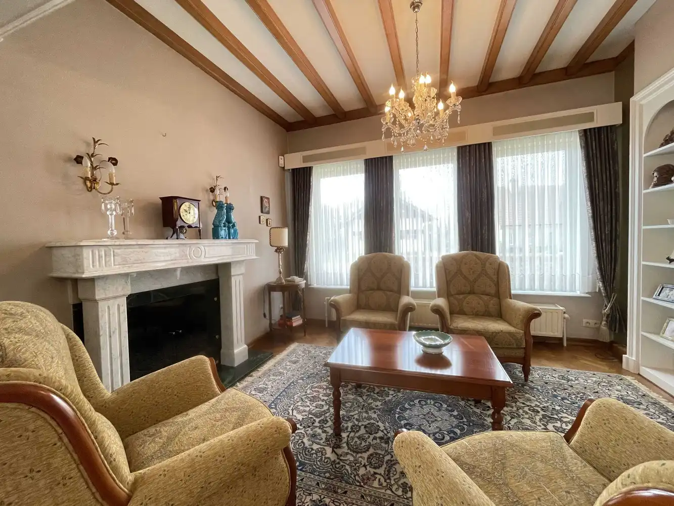 Charmante woning met grote tuin foto 2