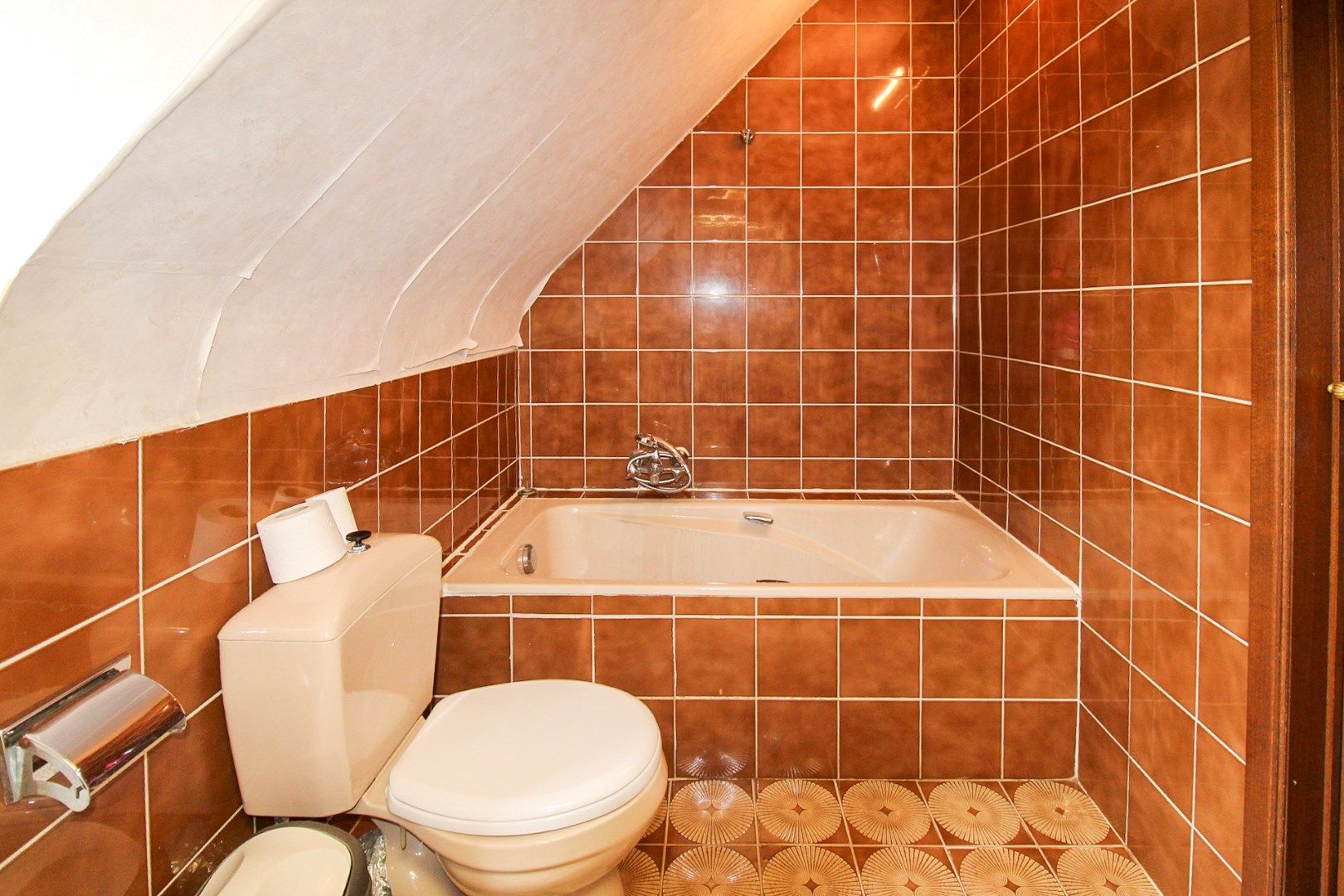 Luxe, ruimte en ontspanning onder één dak – exclusieve villa met zwembad en tennisveld te koop in Beveren! foto 26