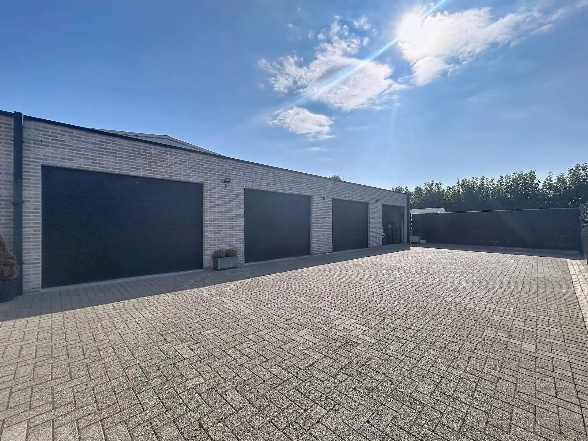 Gelijkvloers 2 slaapkamerappartement met zuidtuin en garage foto 17