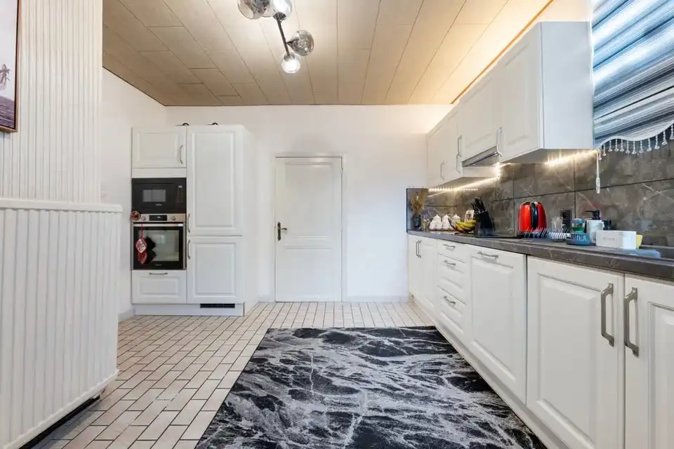 VERRASSEND RUIME GEZINSWONING MET 3 SLKS IN MONTENAKEN foto 15