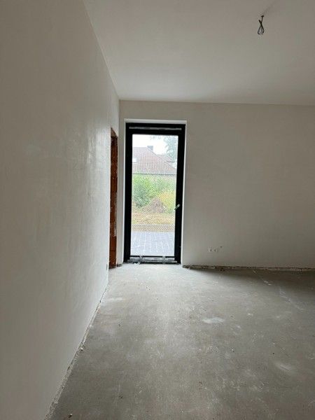 Exclusieve nieuwbouw villa met 3 slaapkamers op een perceel van 9 a en 64 ca. foto 44