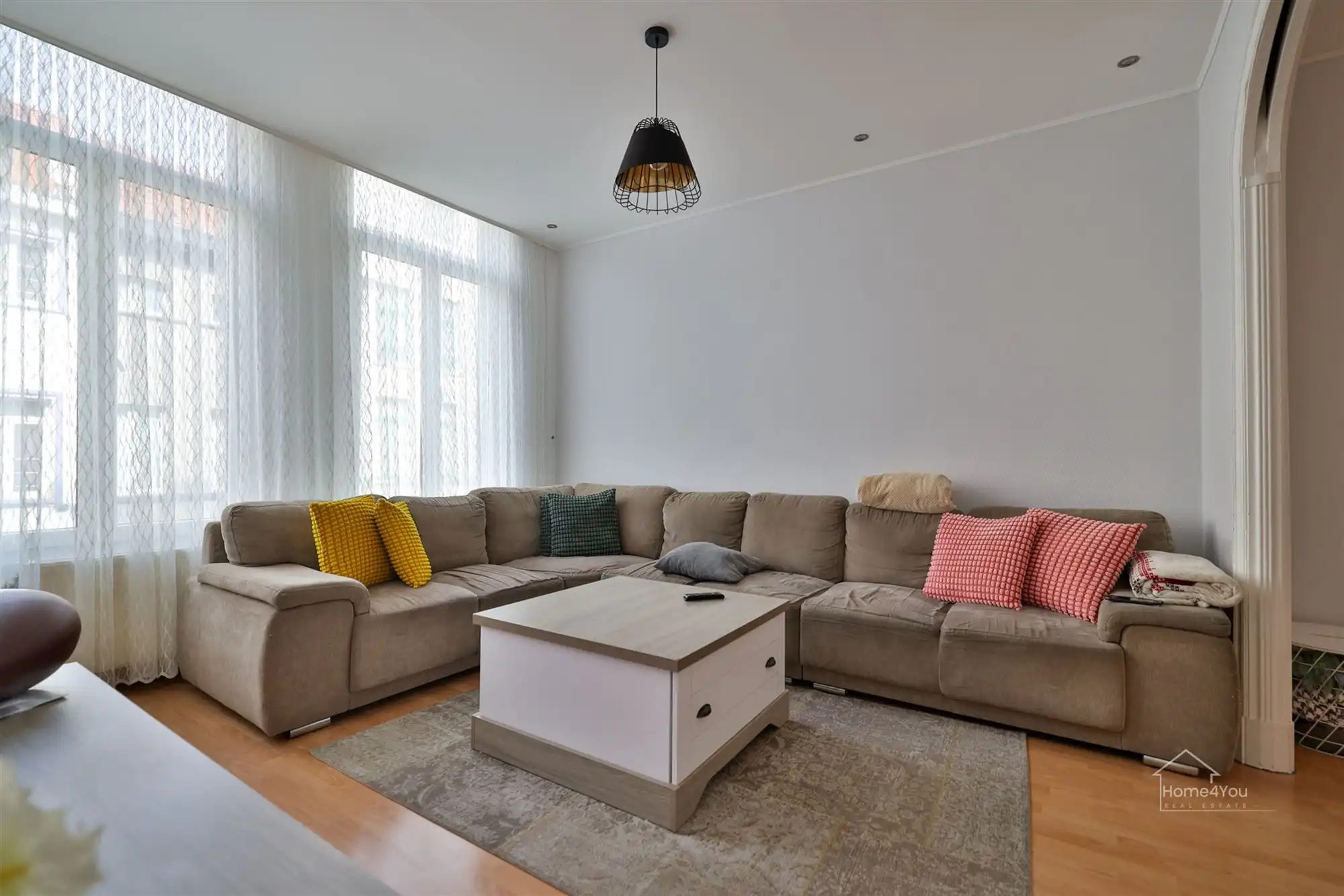 Ruime woning met meerdere slaapkamers en overdekt terras  foto 14