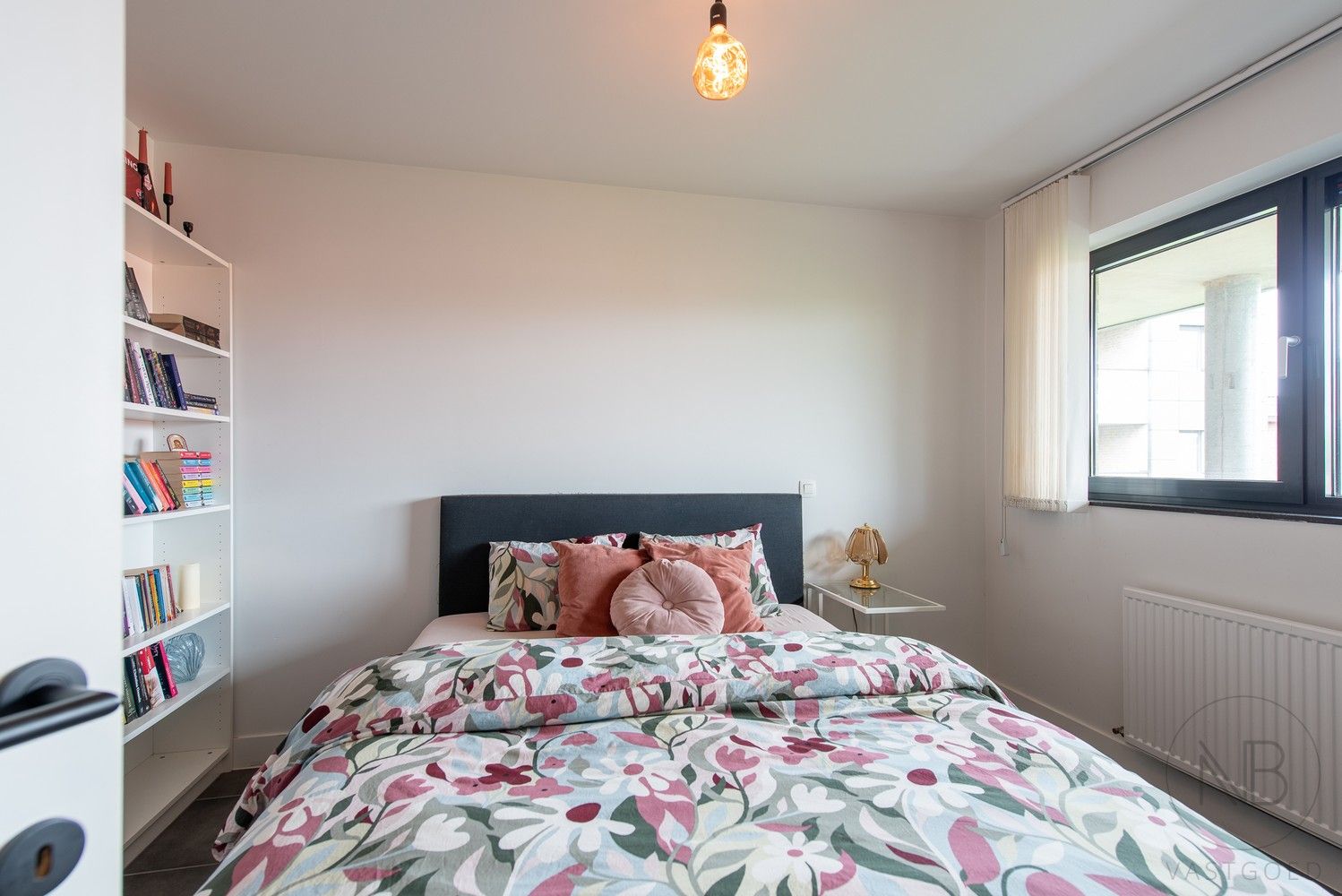 Instapklaar appartement met 2 slaapkamers & autostaanplaats! foto 11