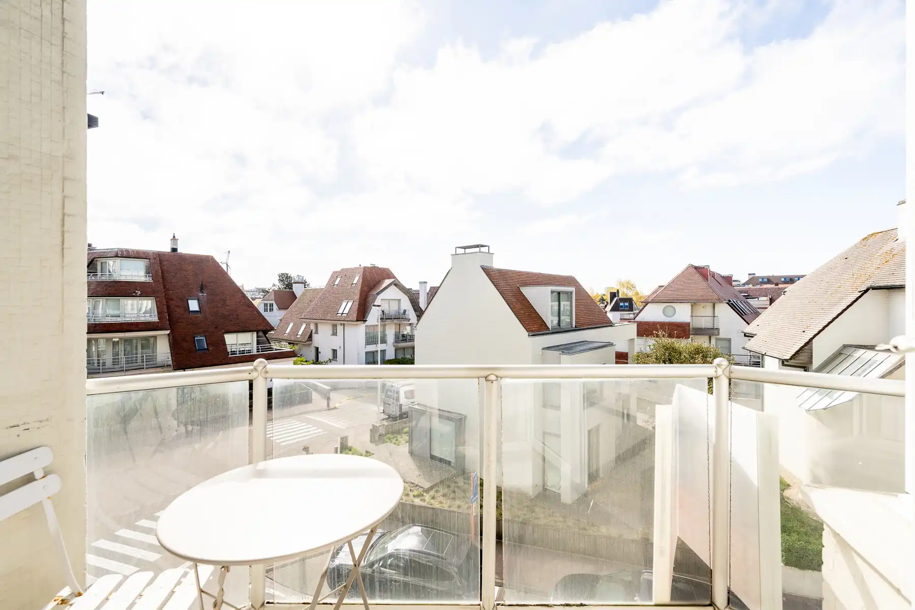 Ongemeubeld 3 slaapkamerappartement op uitstekende locatie foto 2