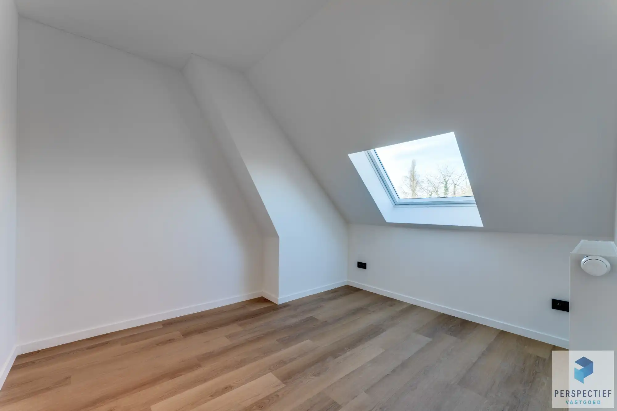 IN OPTIE NA 4 WEKEN - COMPROMIS IN OPMAAK | Landelijk gelegen hedendaagse 4 slpk woning met bijgegebouw, grote tuin en weide foto 21