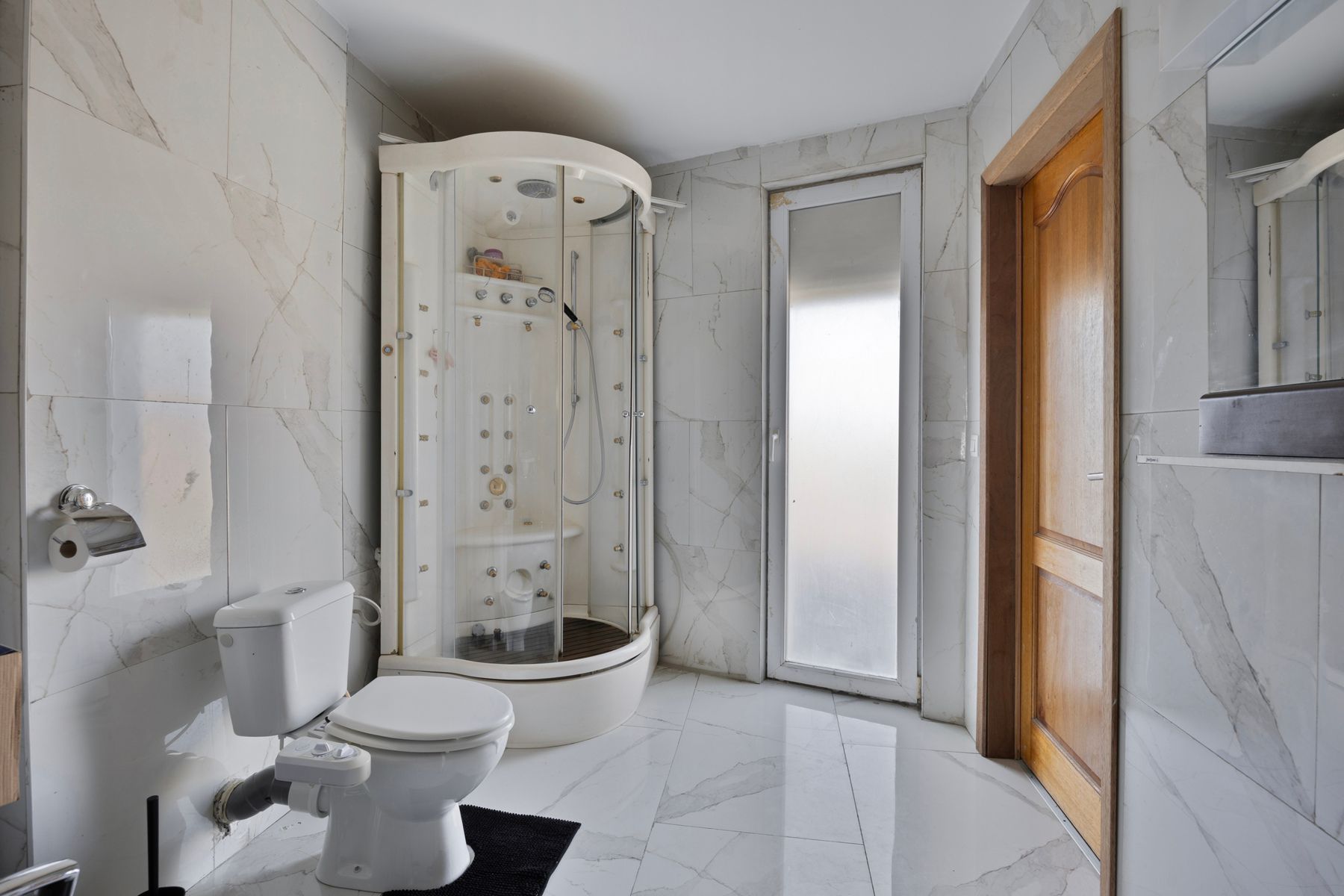 Instapklare halfopen bebouwing met vijf slaapkamers foto 15