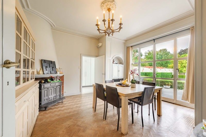 🏡 Unieke herenwoning te huur in het hart van Aarsele! foto 14