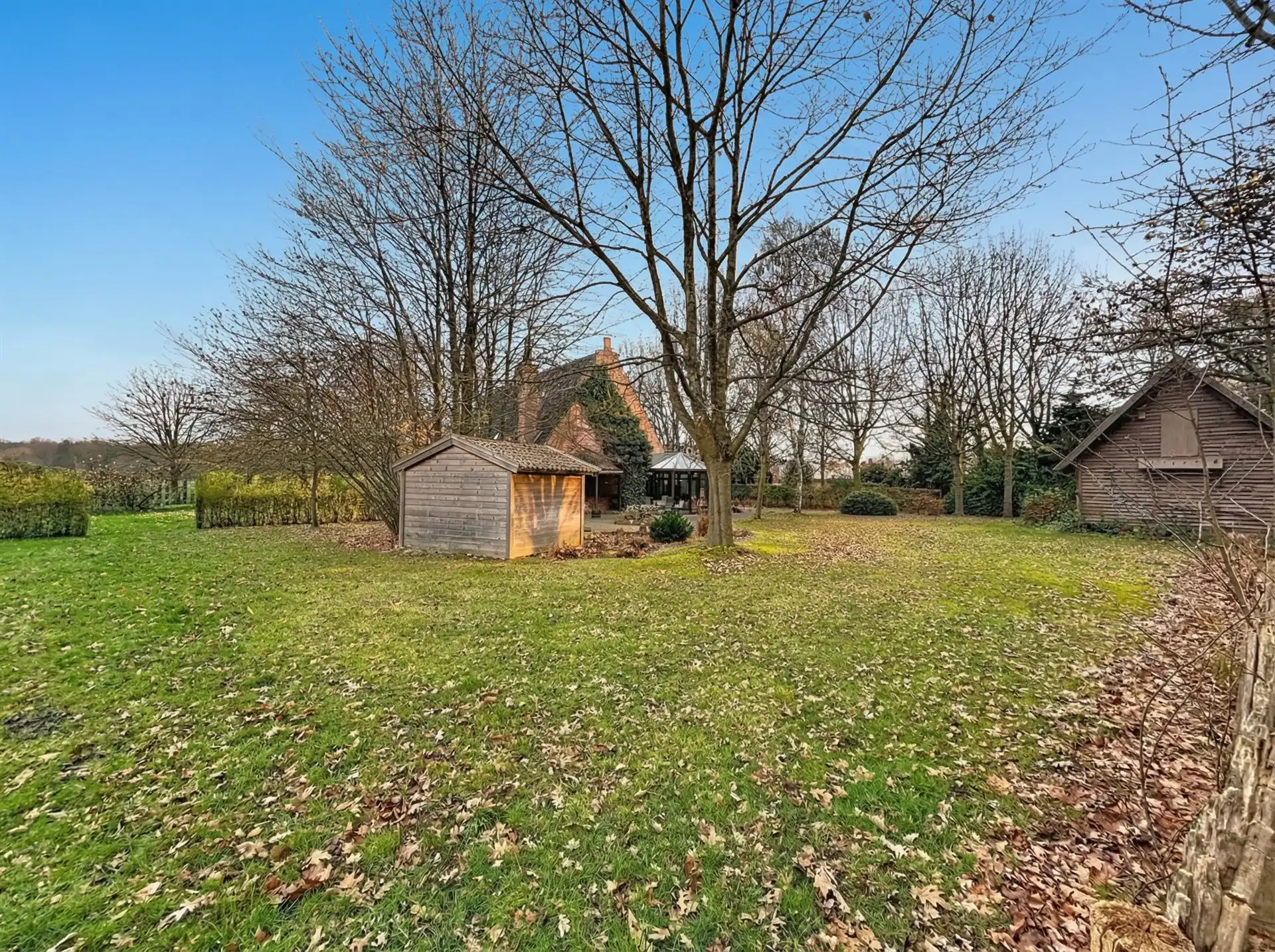 villa met 5 slk en riant bijgebouw op 14262m² foto 24