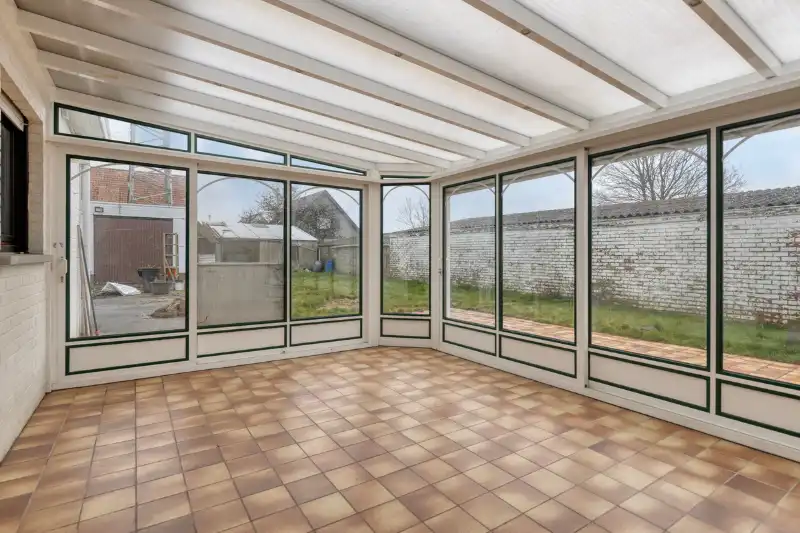 Bijzonder ruime woning met garage voor 3 wagens en ateliermogelijkheden foto 11