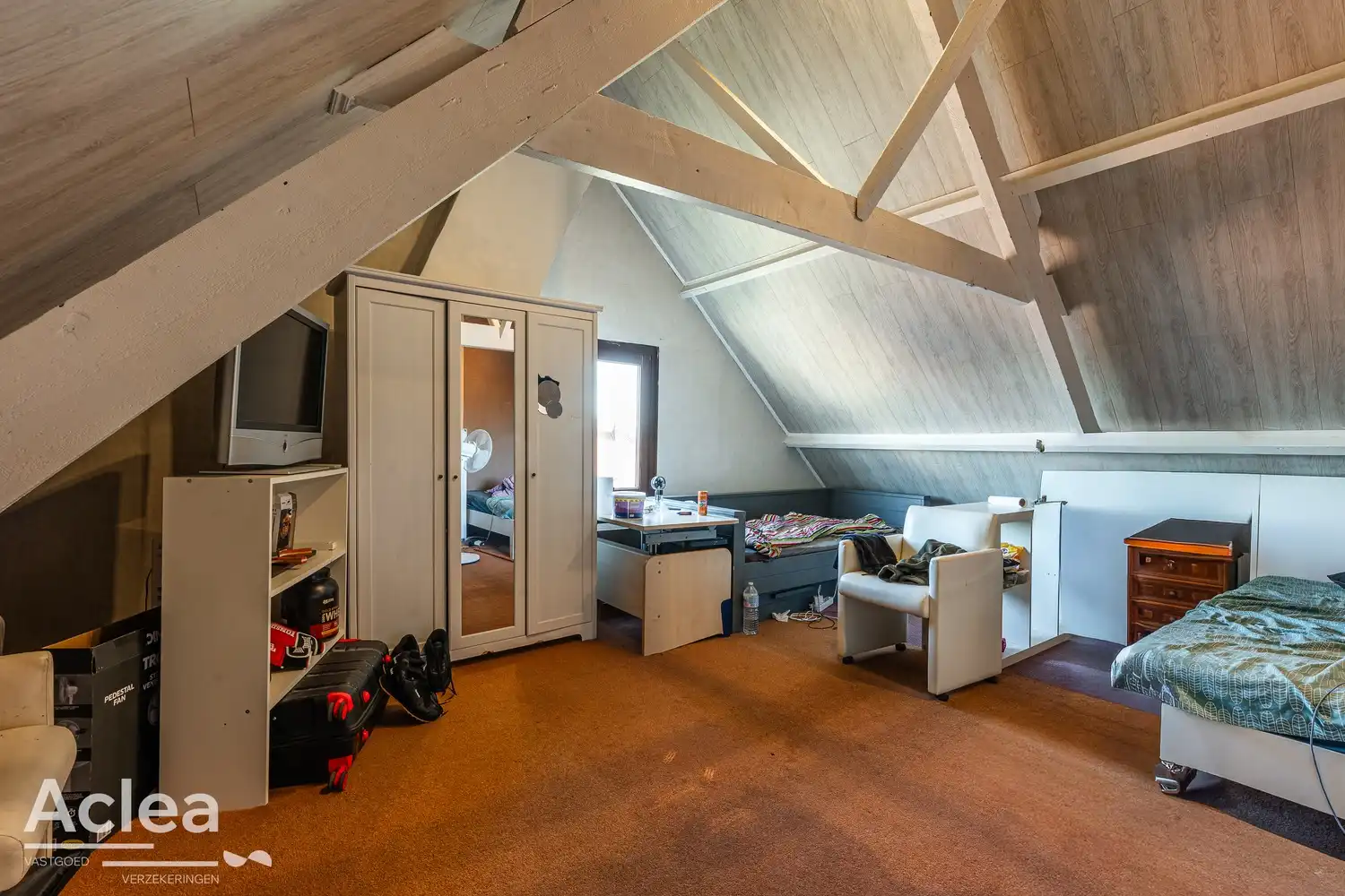Halfopen woning met 3 slaapkamers, garage en leuke tuin in Sleidinge foto 23