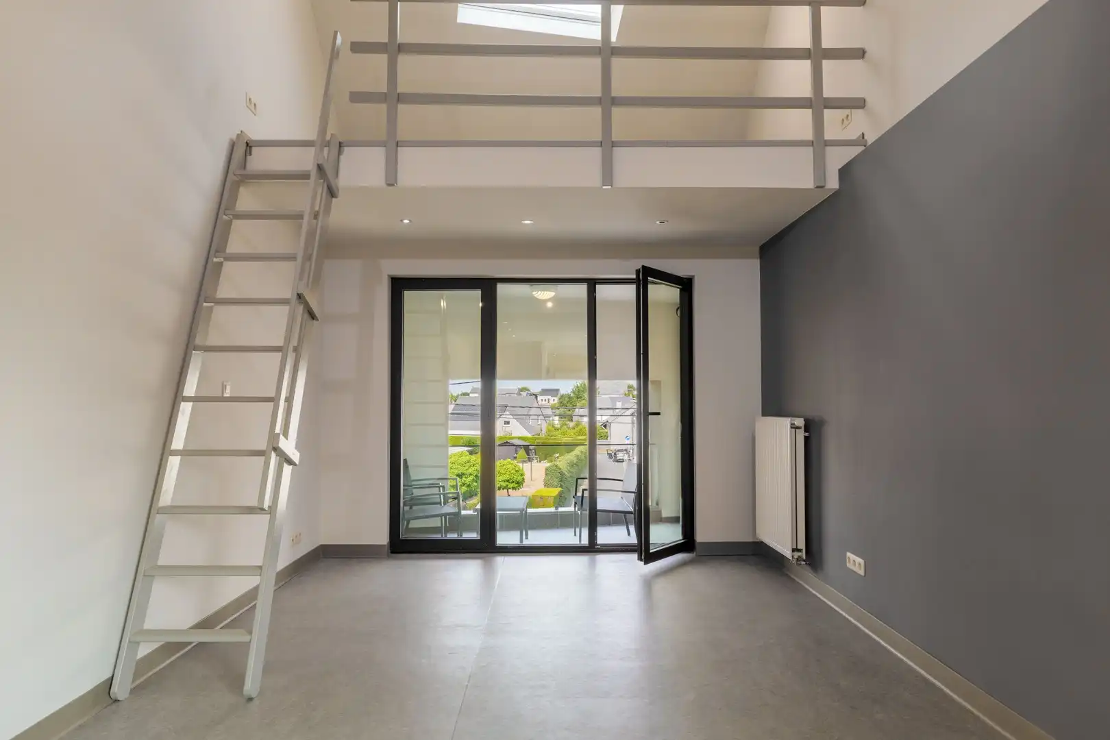 Duplexappartement met garage foto {{pictureIndex}}