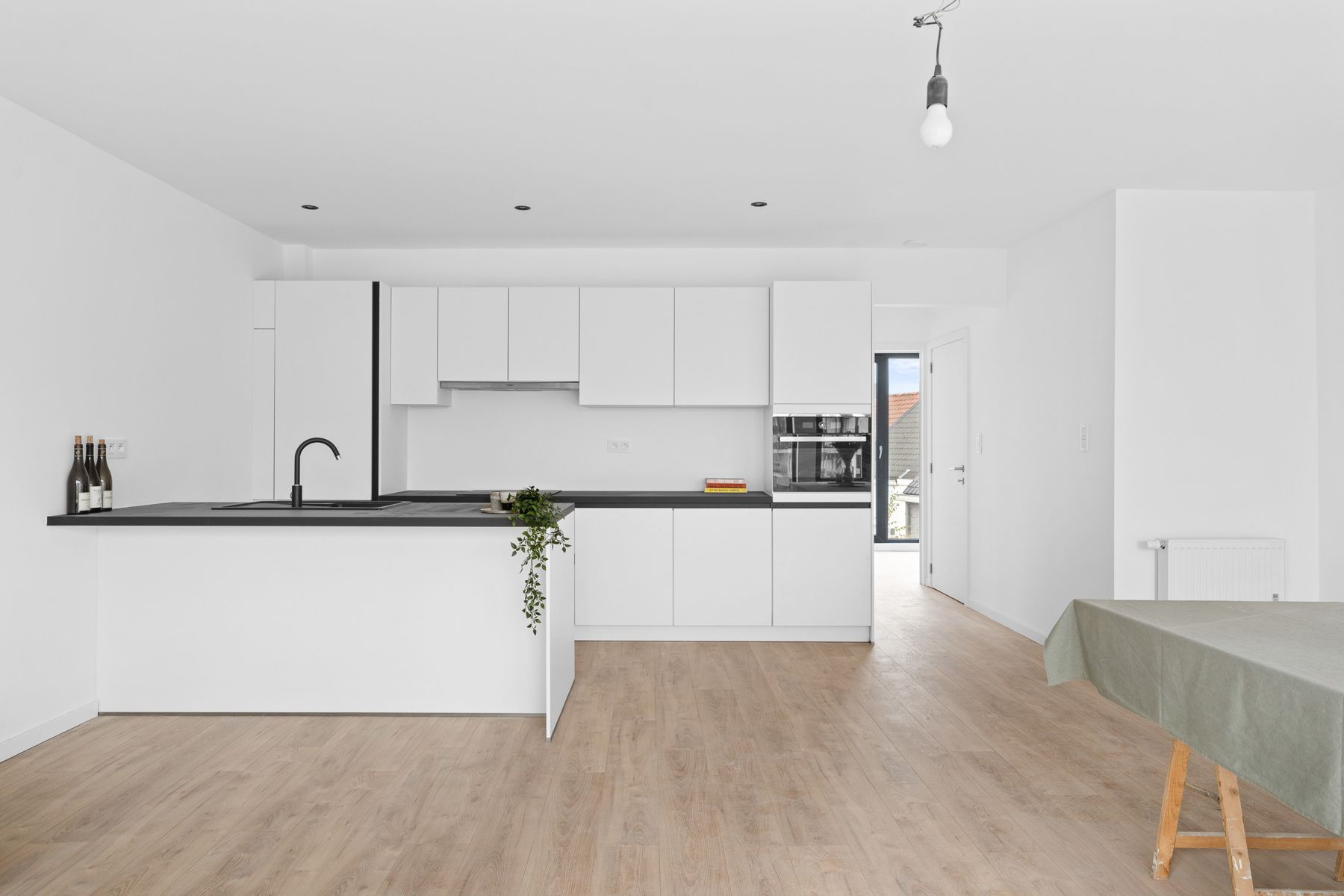 Instapklaar gelijkvloersappartement met ruim terras foto 7
