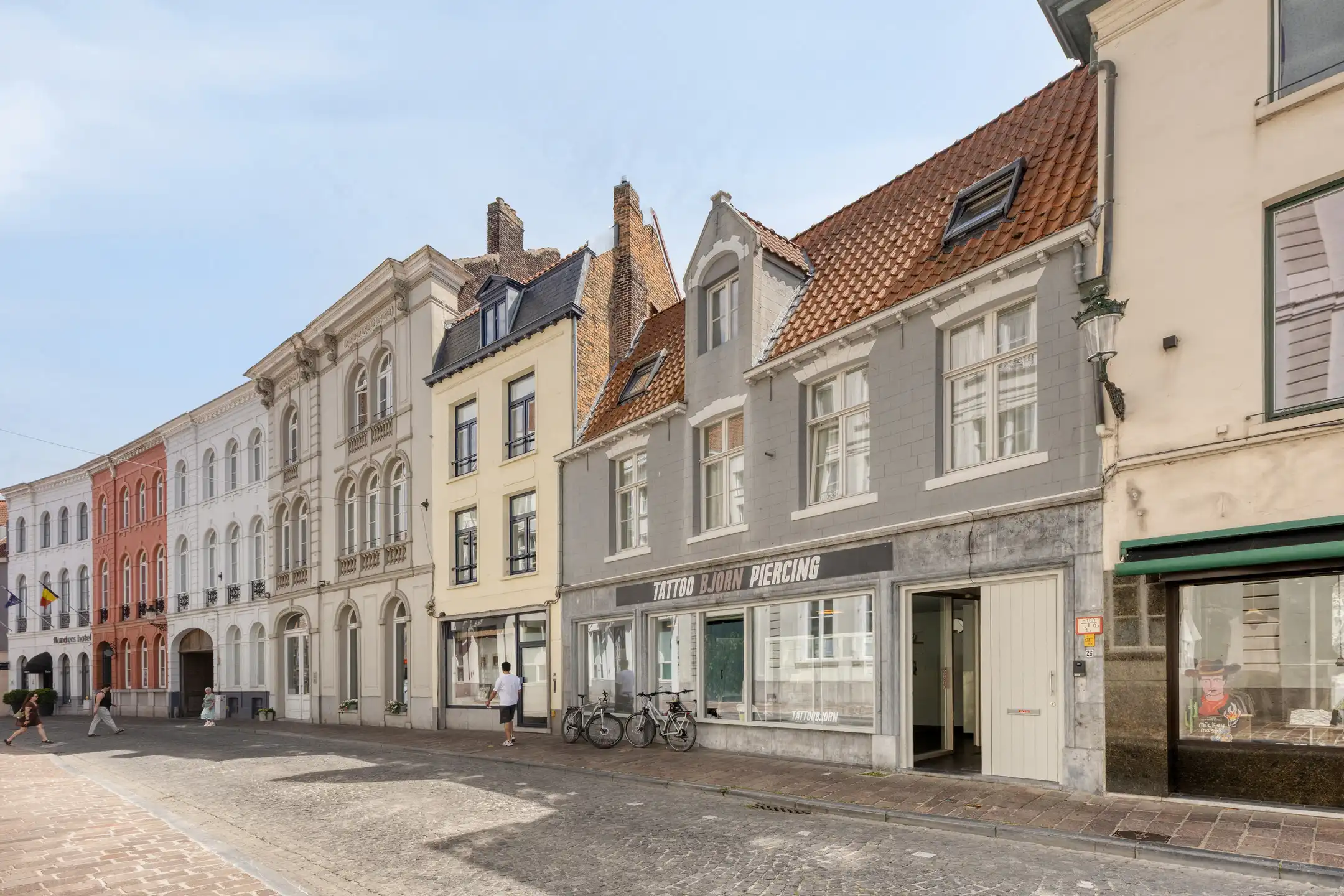 Instapklaar handelshuis op toplocatie in Brugge foto 4
