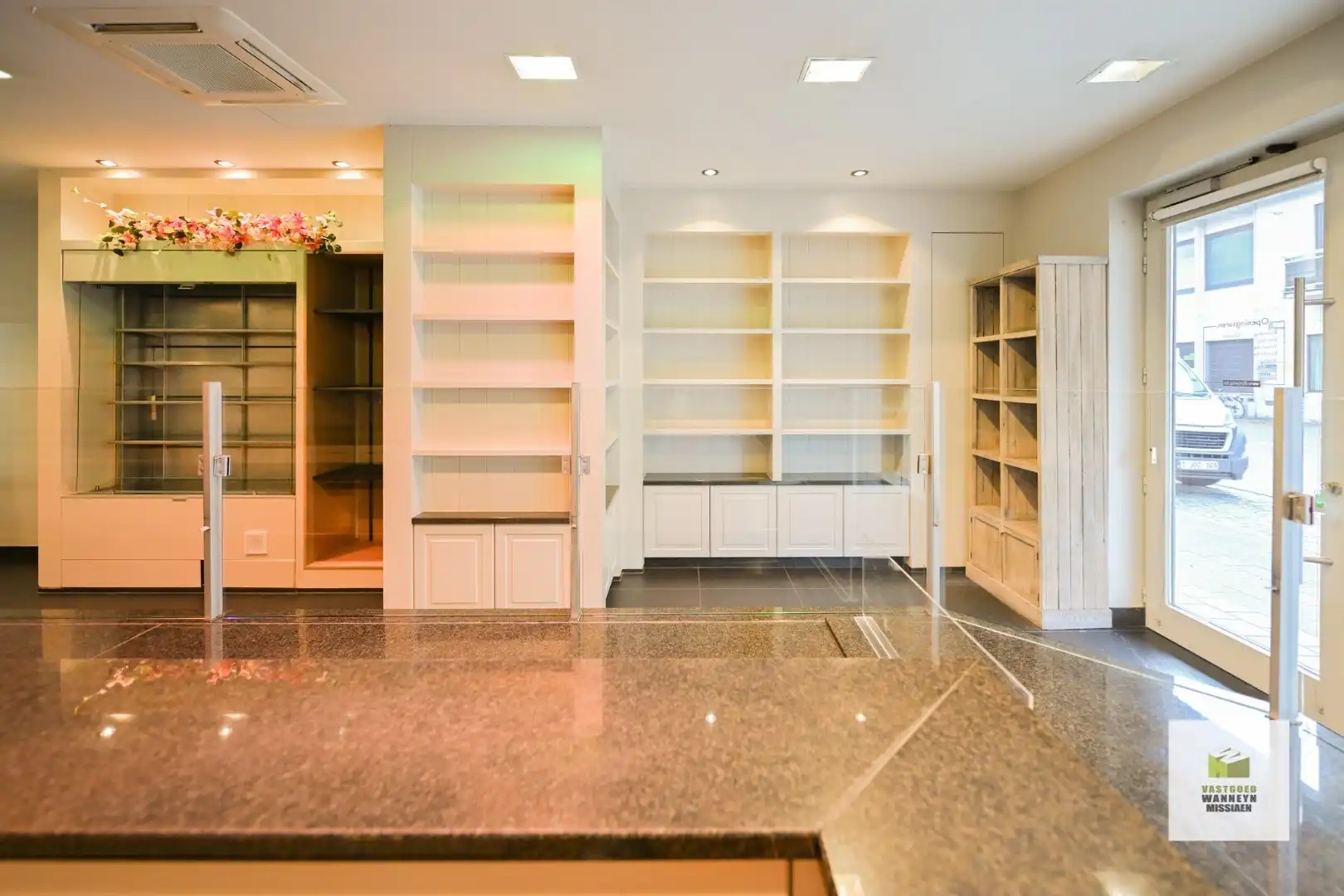 Handelspand (80 m2) met breed potentieel (wijnbar, bakkerij, schoonheidszaak..) foto 11