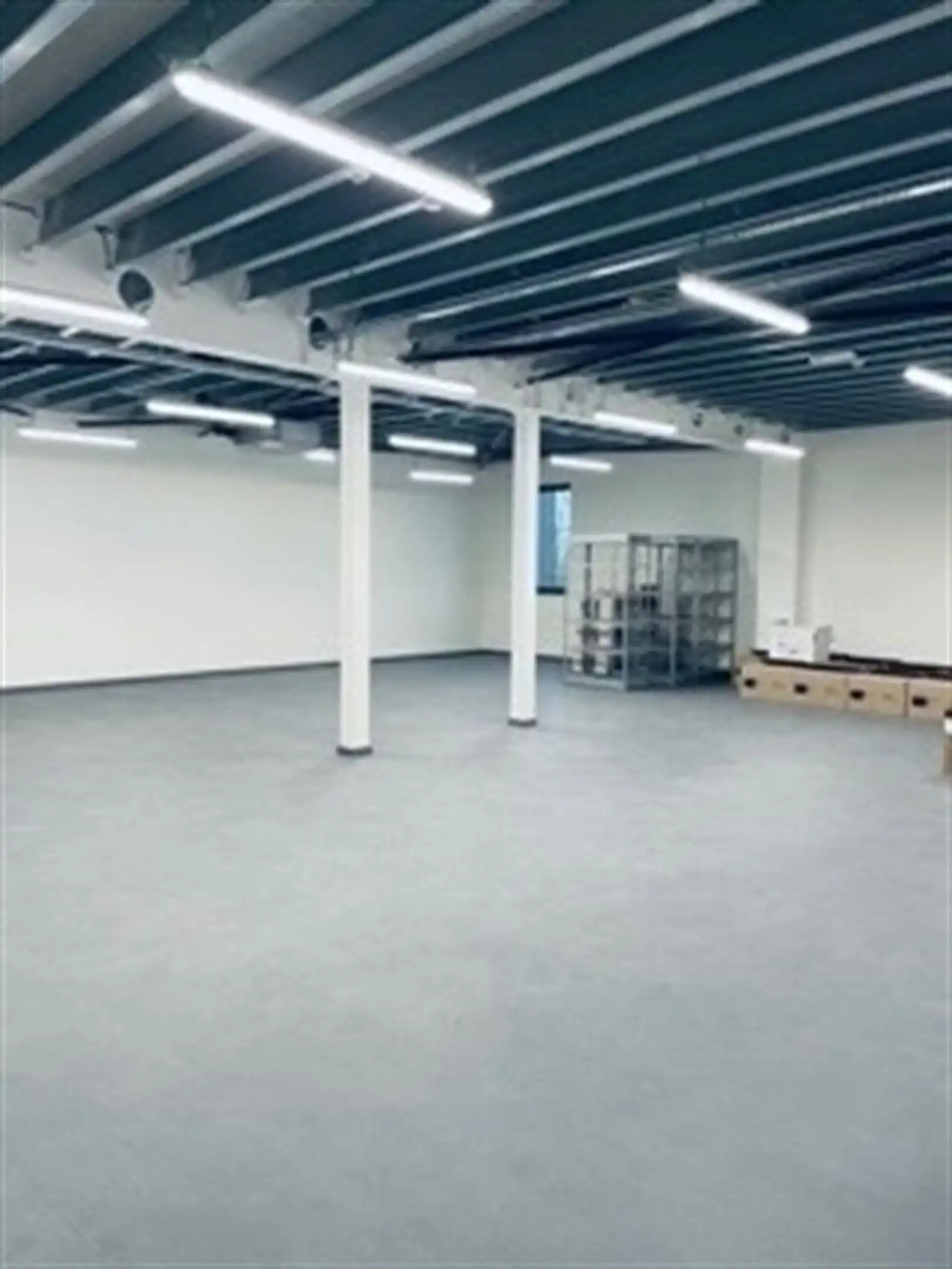 kantoorgebouw met 2x 400m² op her eerste en tweede verdiep - reeds ingericht foto 11