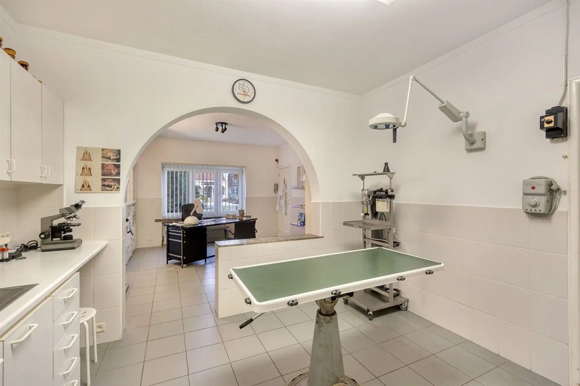 Eigendom, ideaal voor vrij beroep, gelegen op drukste steenweg van Overijse, AAA-locatie foto 4