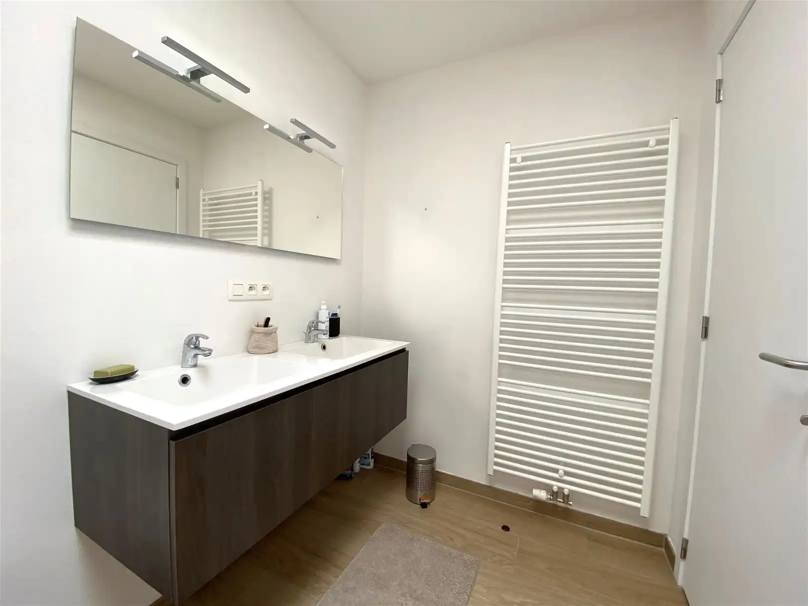 TE HUUR energiezuinig appartement met 2 slaapkamers. foto 6
