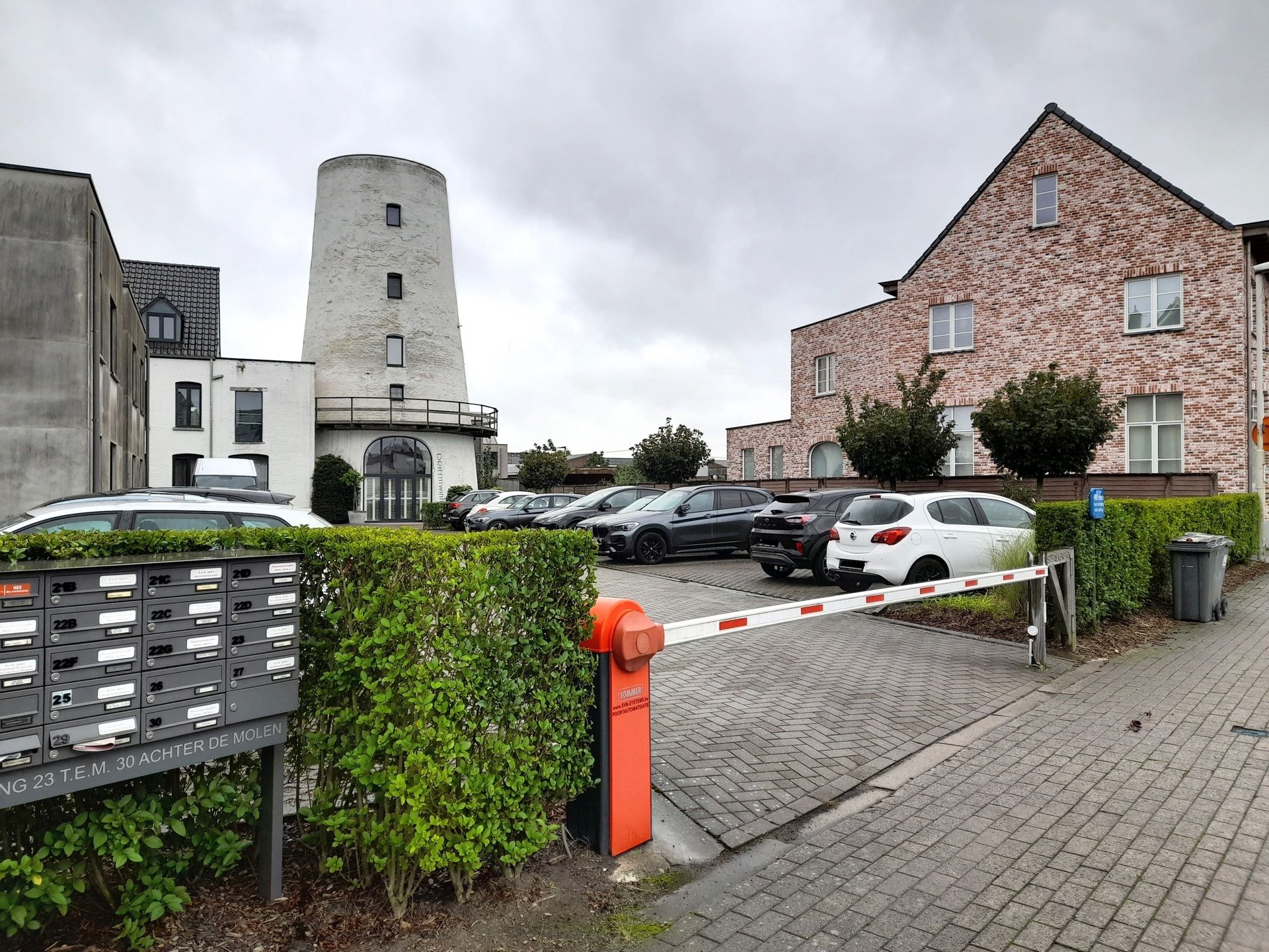 Gezellig 2 slaapkamer-appartementje met autostaanplaats foto 17