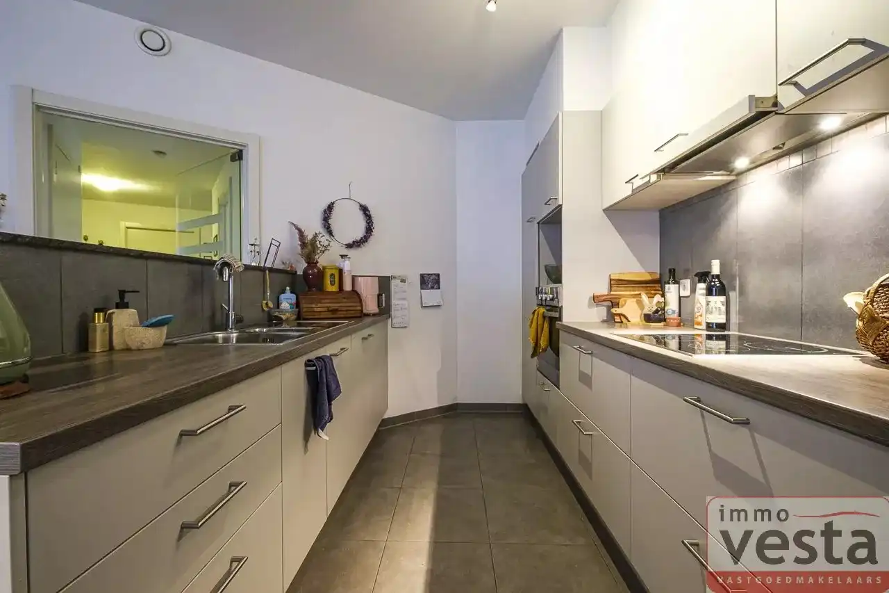 Goed onderhouden appartement in centrum Sint-Truiden foto 9