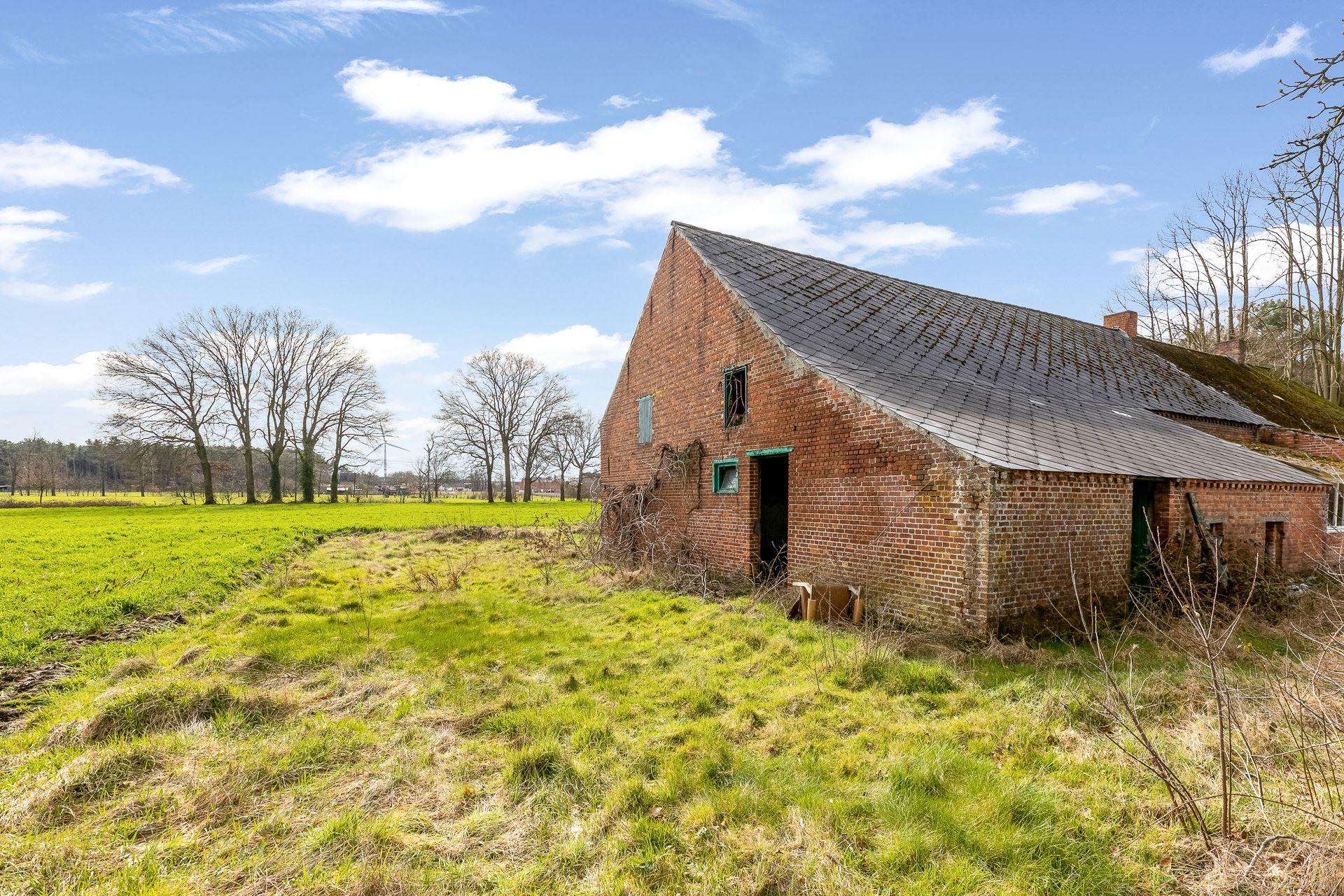 Charmante, volledig te renoveren of herop te bouwen hoeve op een perceel van bijna 2 hectare foto 25