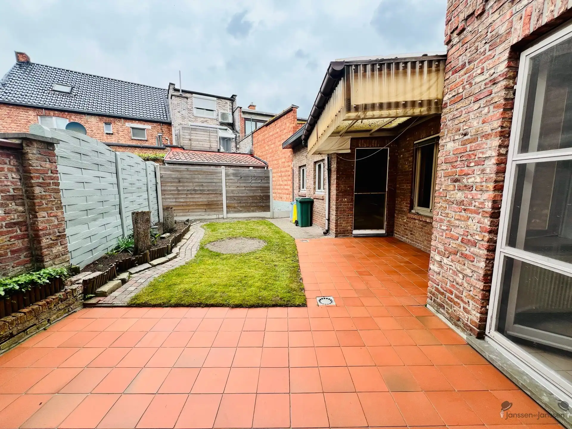 Charmante woning met garage foto 11